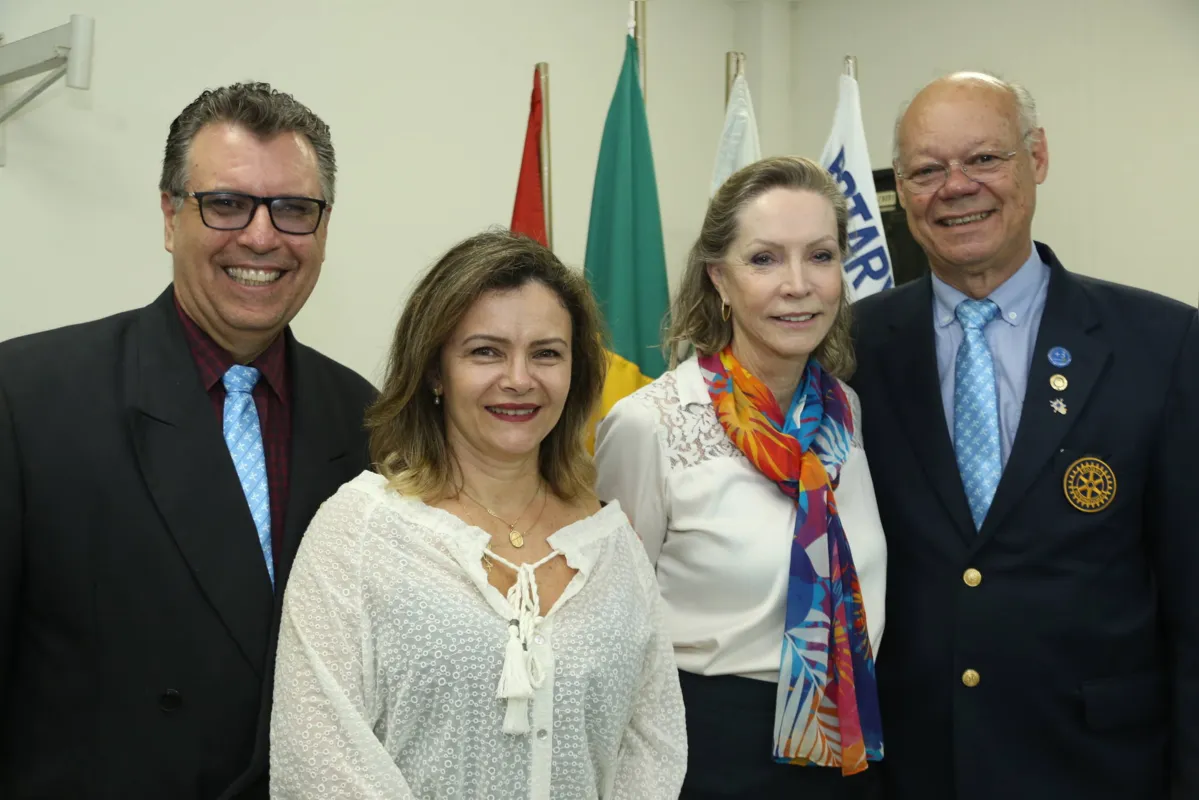 João Carlos Junior, presidente do RCL Shangrí-la, Sonia Hutul, Monica Santos e o governador Osvaldo Santos Junior

