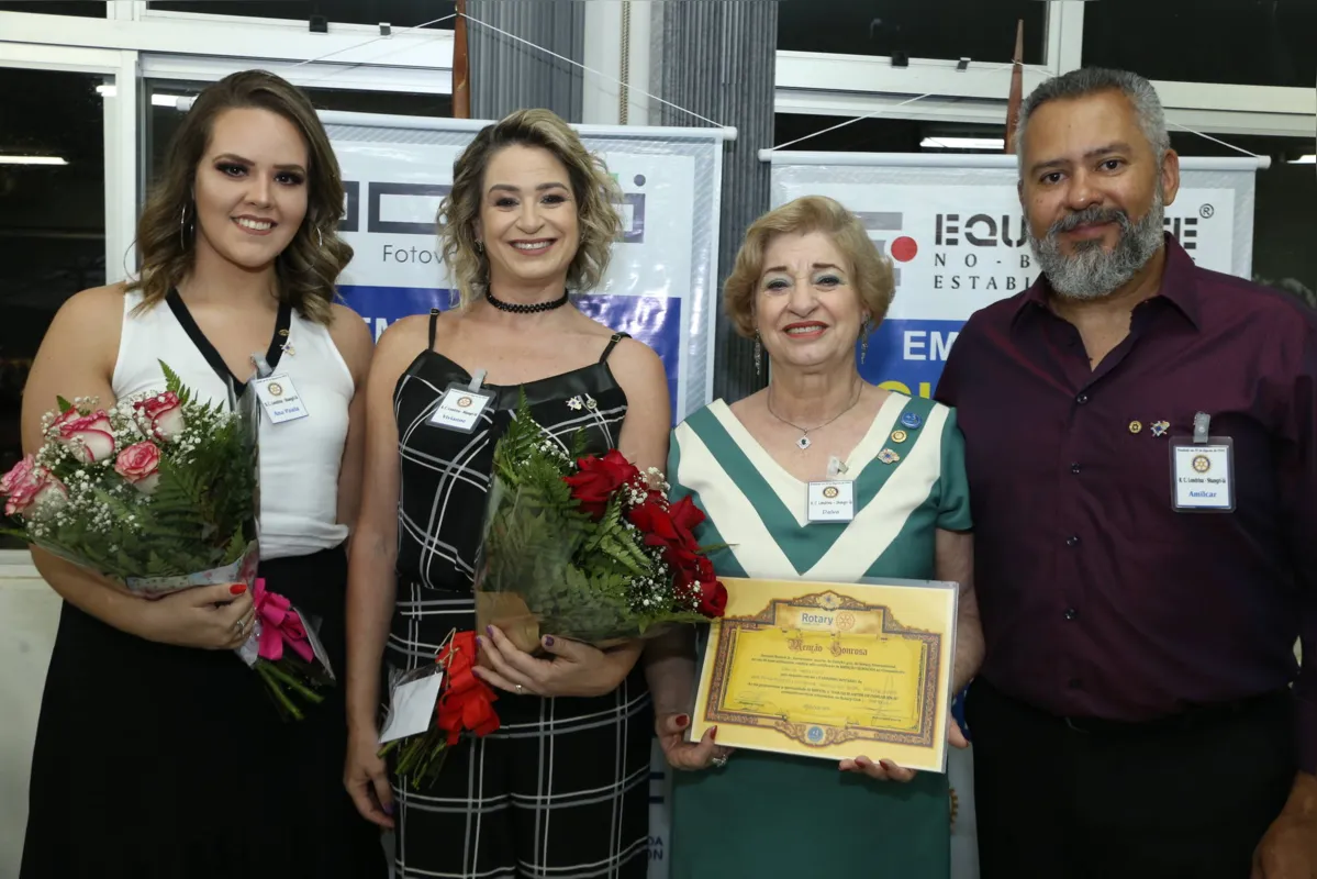 Ana Paula Mioto , Viviane Vernillo ,  a homenageada  Dalva Vernillo e Amilcar Costa

