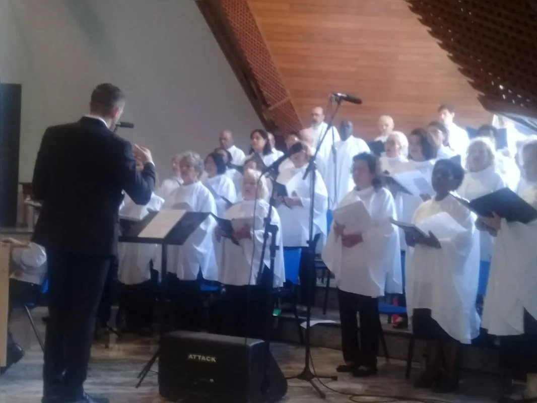 Imagem ilustrativa da imagem Arcebispo celebra a missa dos 85 anos de Londrina