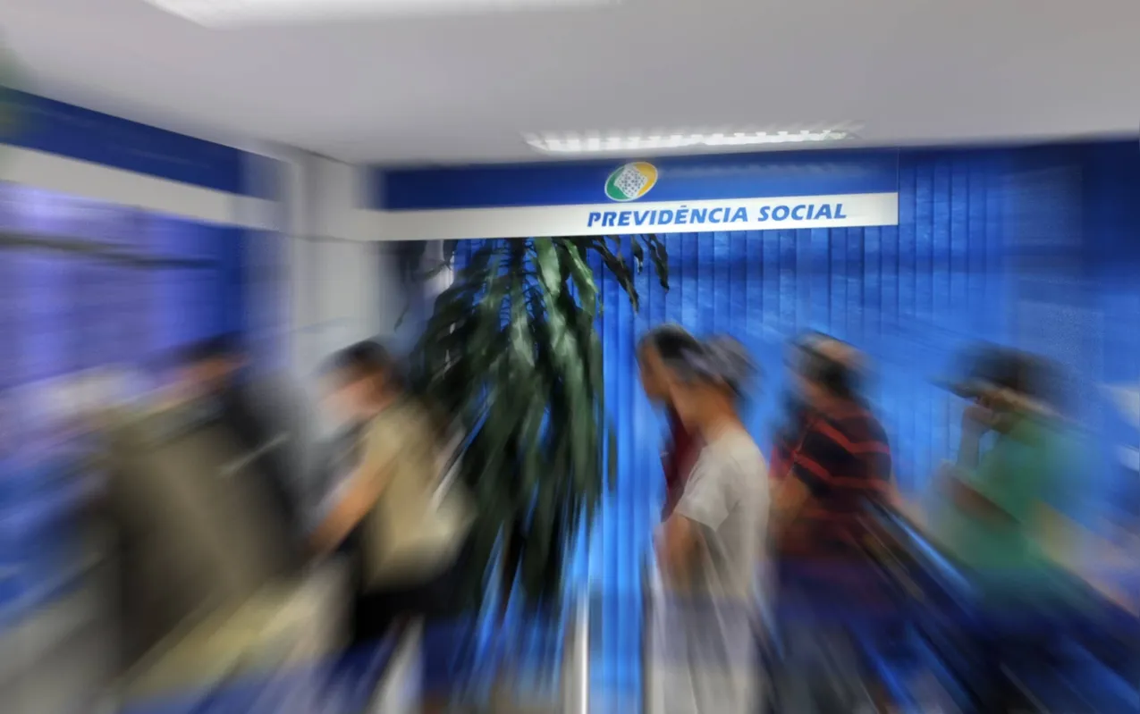 Em média, cerca de 20 mil pessoas pedem todos os meses para serem inseridas na folha de pagamentos do benefício para idosos