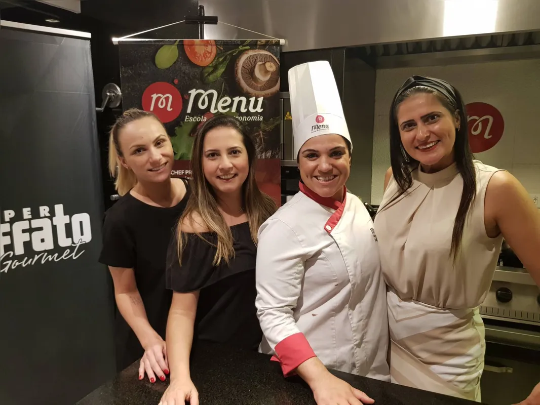Os participantes Roberta Labrotta, Vanusa Baron, chef Ana Paula Lopes (Menu) e Vanessa Martins 