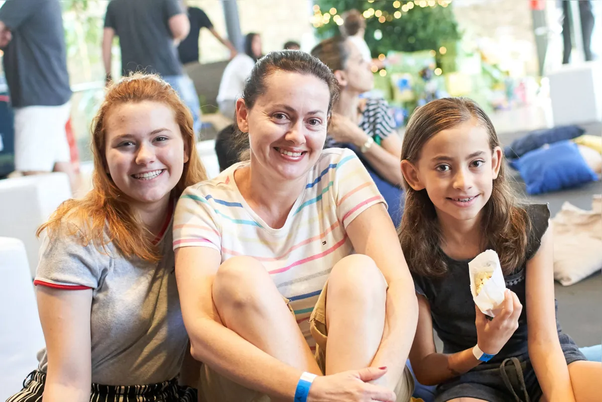 Laura, Ana Cláudia e Júlia Volpe