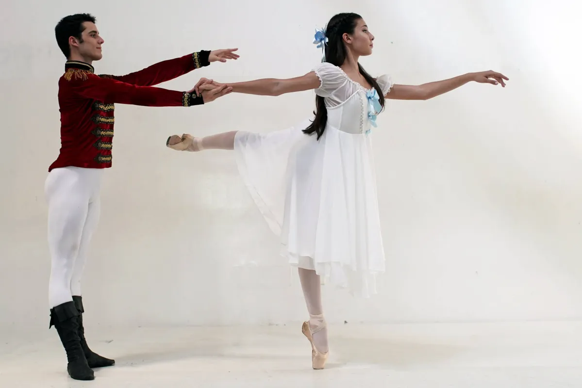 Balé romântico de Tchaikovski, geralmente encenado na época de Natal, será apresentado pelo Ballet de Londrina em homenagem aos 85 anos da cidade 