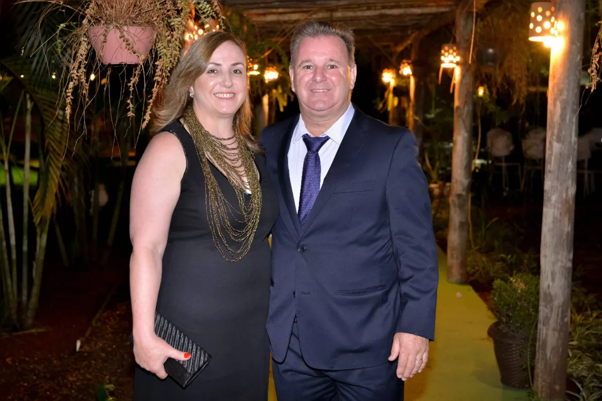 Elaine de Moraes Liberatti e Florisvaldo Pedro Liberatti