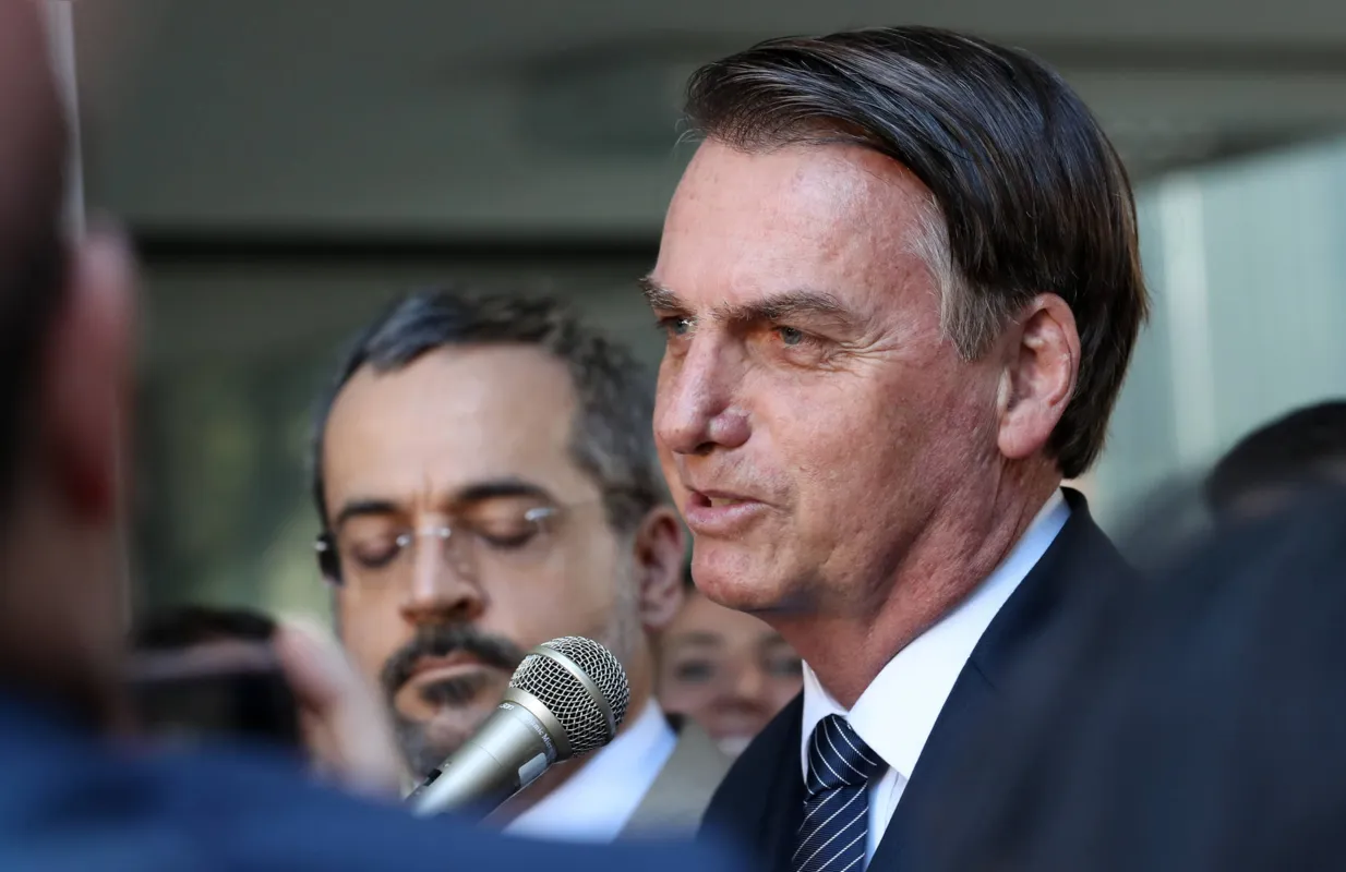 Presidente criticou o educador Paulo Freire, a quem se referiu como "energúmeno" 