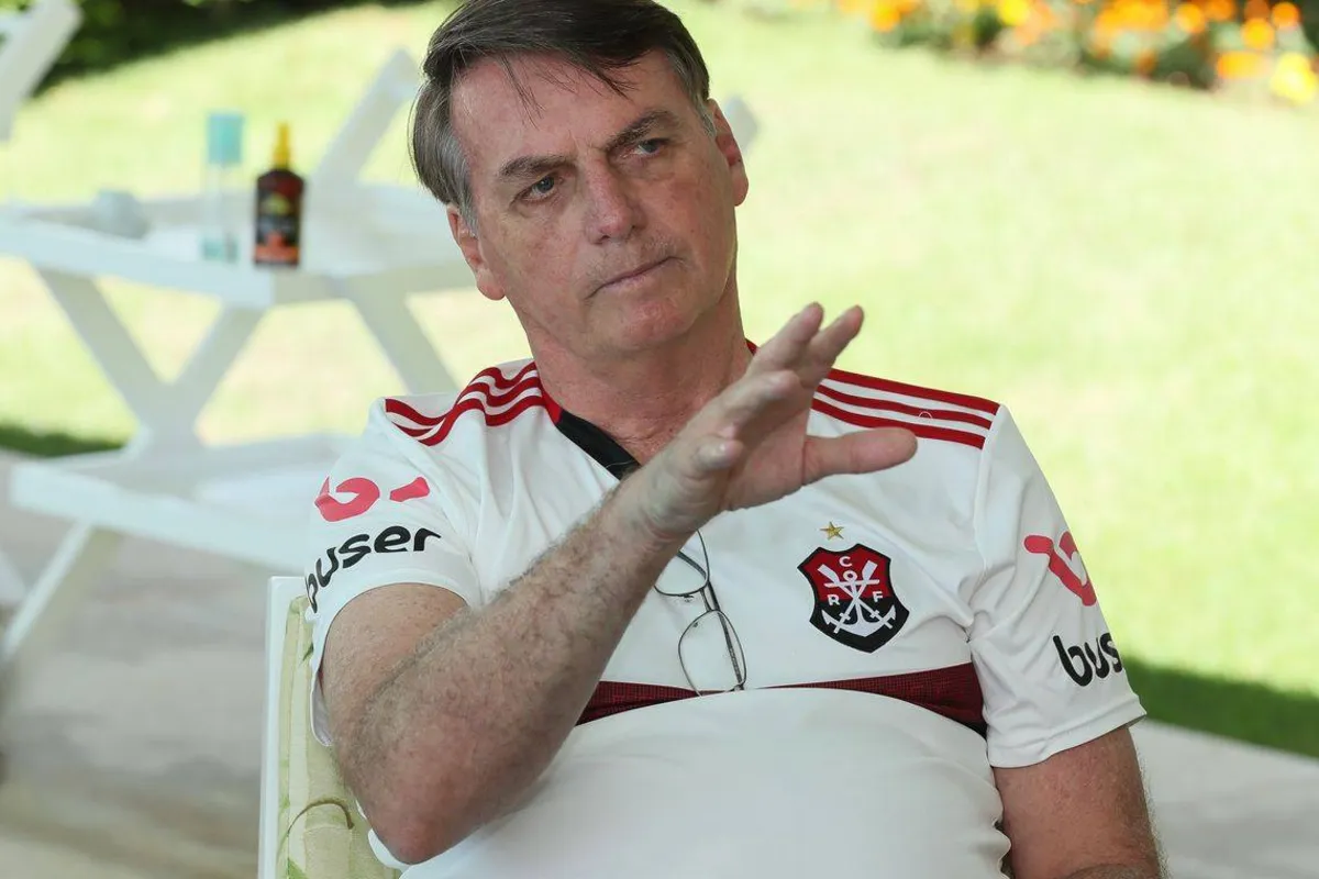 Imagem ilustrativa da imagem Bolsonaro prioriza economia e segurança em lives semanais