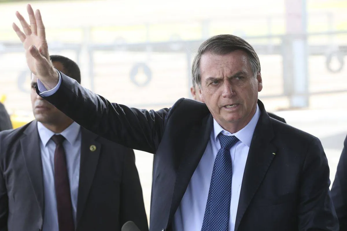 Imagem ilustrativa da imagem Bolsonaro refuta ligação com caso Marielle e diz haver conluio contra ele