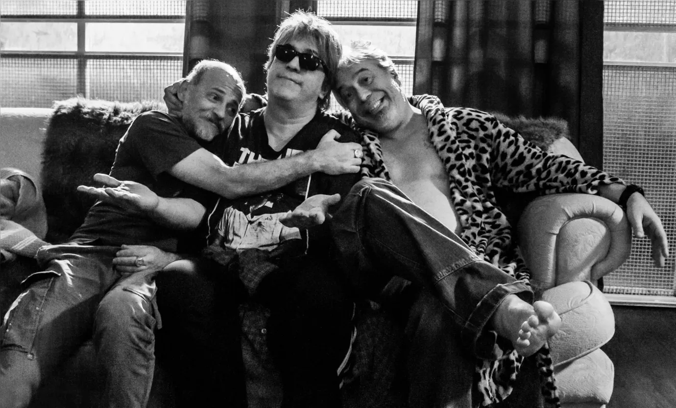 Lourenço Mutarelli, 
 Mário Bortolotto e Paulo de Carvalho vivem a história de três amigos afundados em drogas, sexo e rock'n'roll