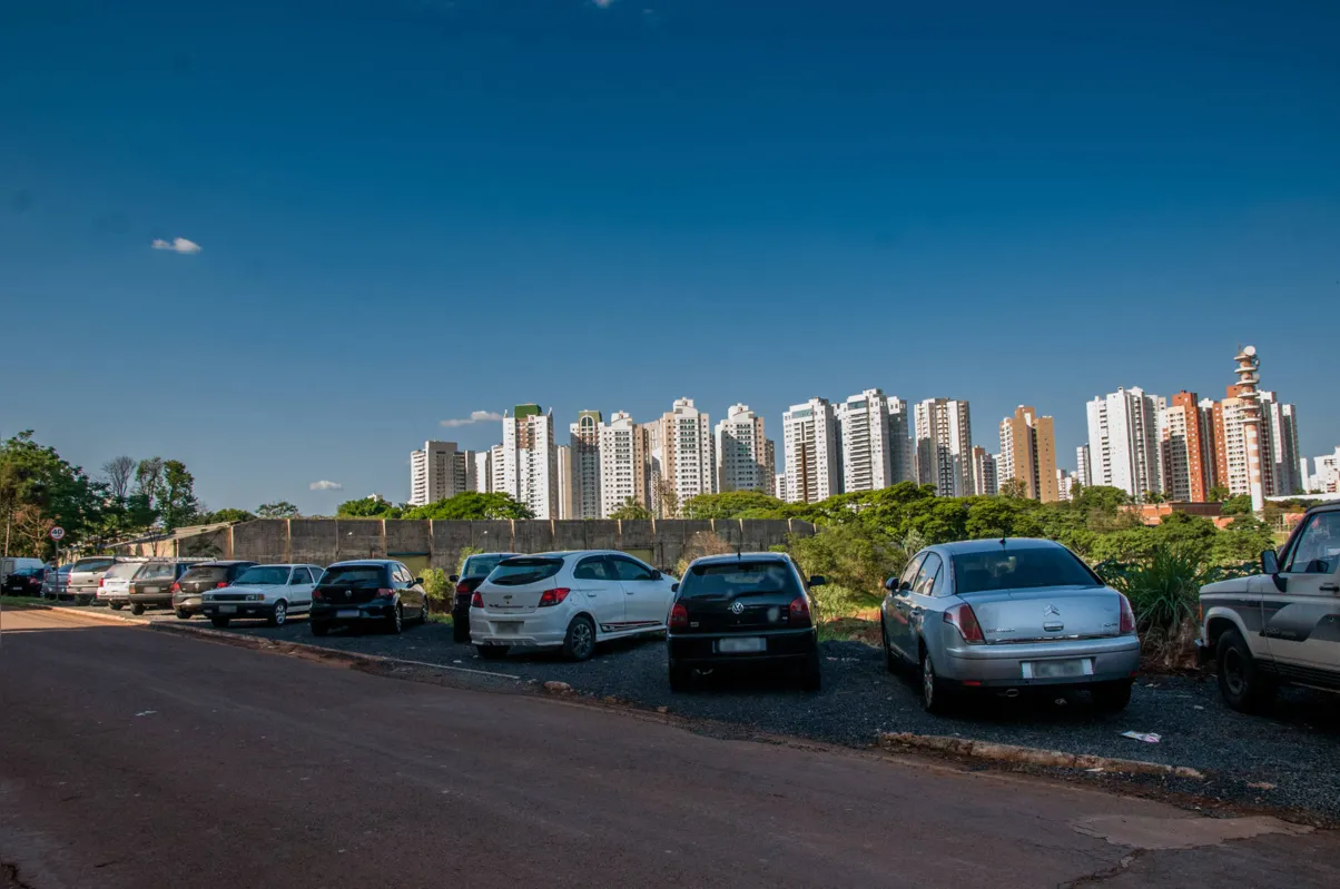 Motoristas justificam falta de local adequado para deixar os veículos