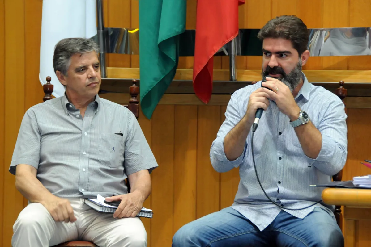 Imagem ilustrativa da imagem Câmara aprova em primeira discussão aumento de jornada de servidores municipais