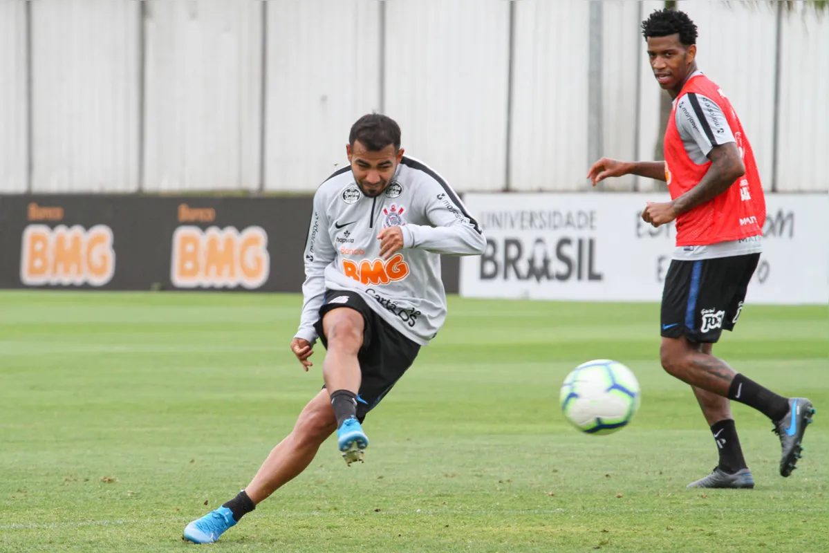 O meia Sornoza deve ganhar mais uma chance na equipe titular no duelo diante do CSA nesta quarta-feira