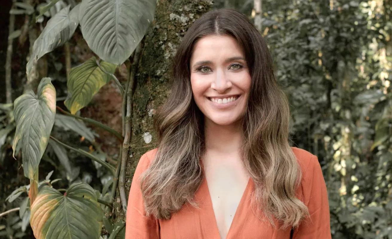 Carla Casarim: álbum da cantora londrinense traz um transbordamento de vida e criação
