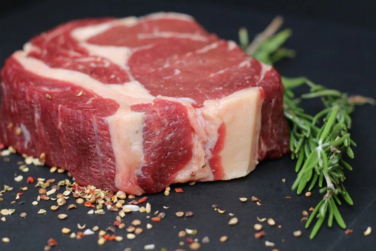 Imagem ilustrativa da imagem Carne dispara preço da cesta básica e londrinense terá ceia ‘salgada’