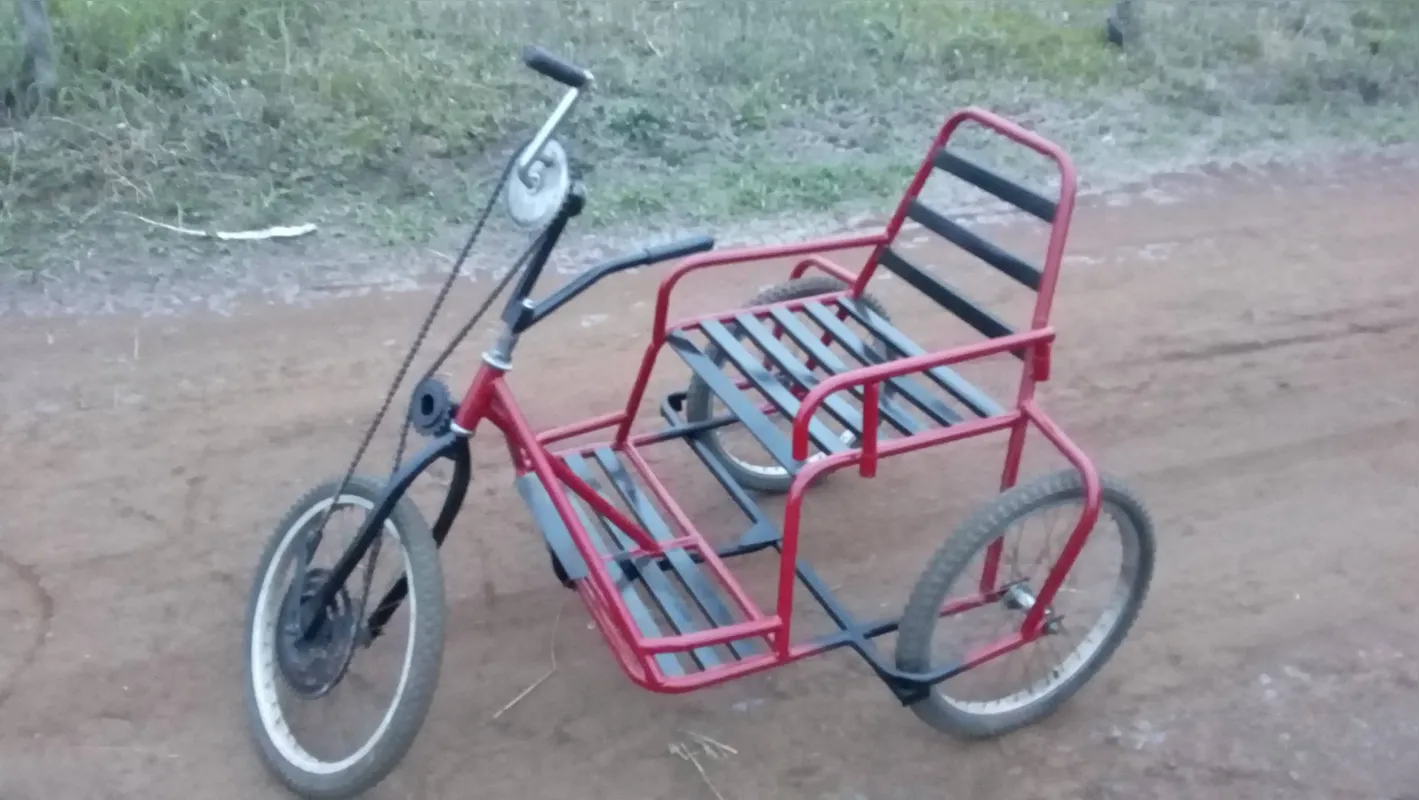 Triciclo foi reformado para uma pessoa que teve AVC e queria andar de bicicleta.
