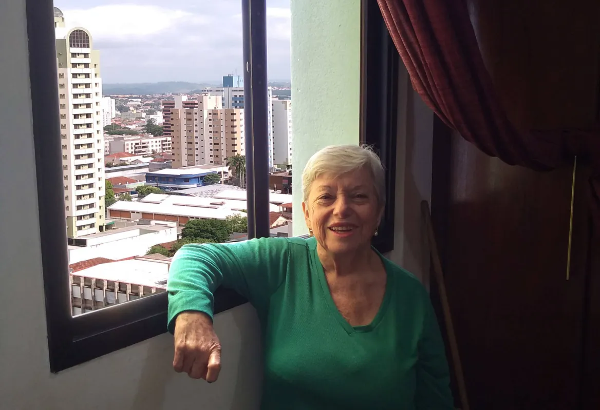 Adelaide Martins Lopes está no condomínio há 39 anos: "Moro no 13º andar, é uma felicidade morar nas alturas"