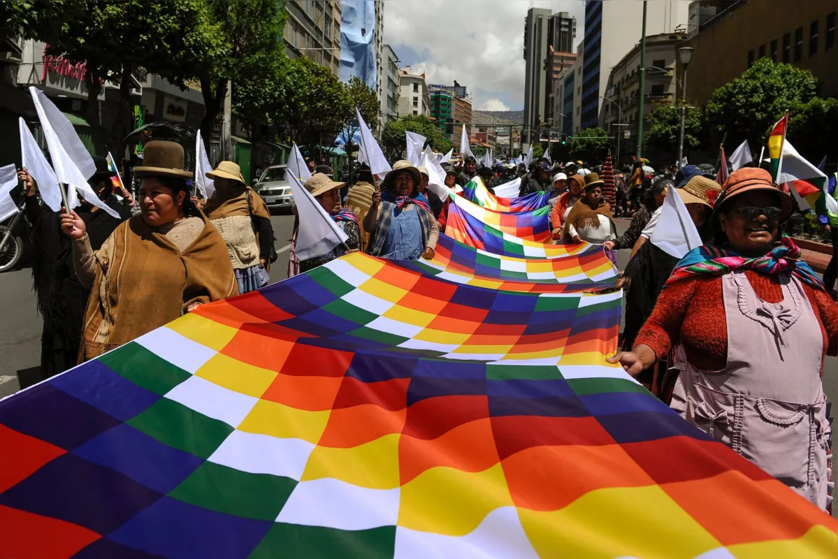 Apoiadores de Evo Morales continuam a se manifestar na Bolívia; ex-presidente enviou mensagem do México onde se encontra exilado  