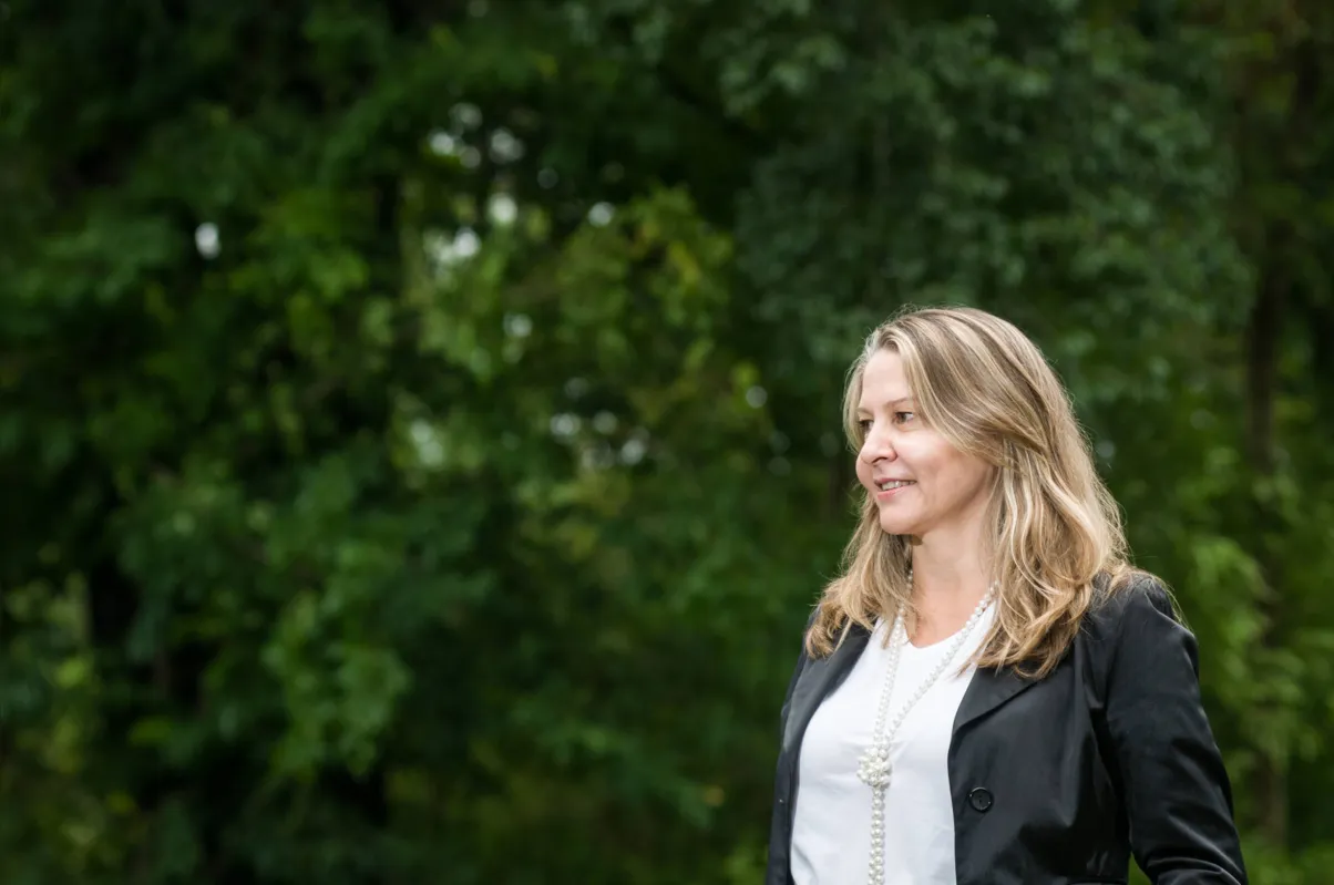 Maria Cristina Müller, filósofa:  “A felicidade pública não é simplesmente conviver em comum”