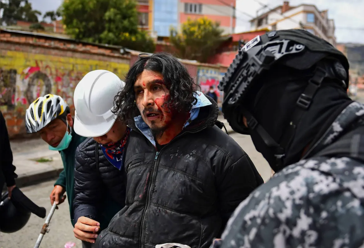 Noticiários quase não falam do terror que os bolivianos enfrentam por conta da crise política 