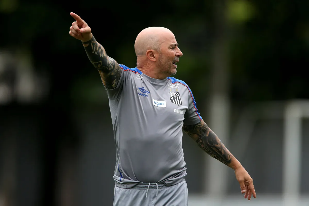 O técnico Jorge Sampaoli não terá o atacante venezuelano Soteldo, que está servindo a seleção de seu país