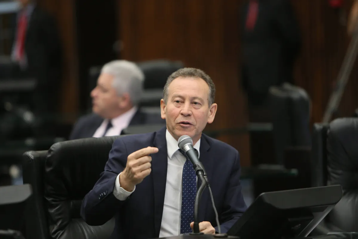 Imagem ilustrativa da imagem Deputados estaduais do PR se posicionam contra fusão de municípios