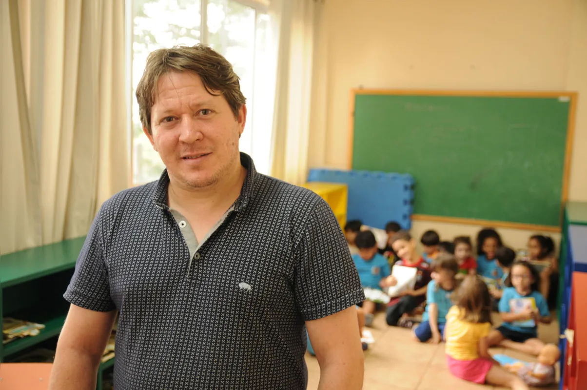 Valdir de Oliveira, coordenador do CMEI Valéria Veronesi, em Londrina: direito de voz e expressão