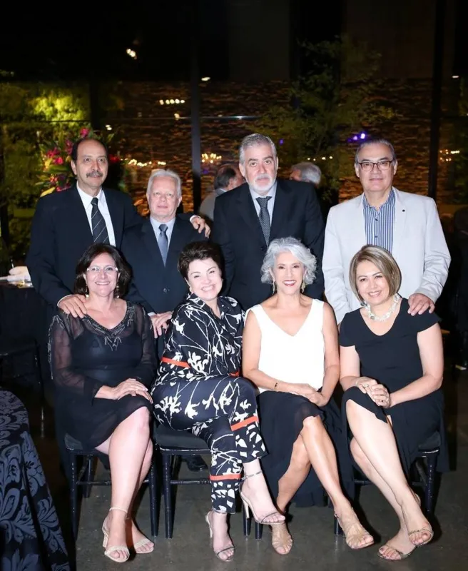 Os casais amigos Antonio Chiquetti e Evanira, Roberto Menoli e Rose, Juca Paiva e Magda Lopes e Marco Aurélio Rodrigues e Magda Cruciol 