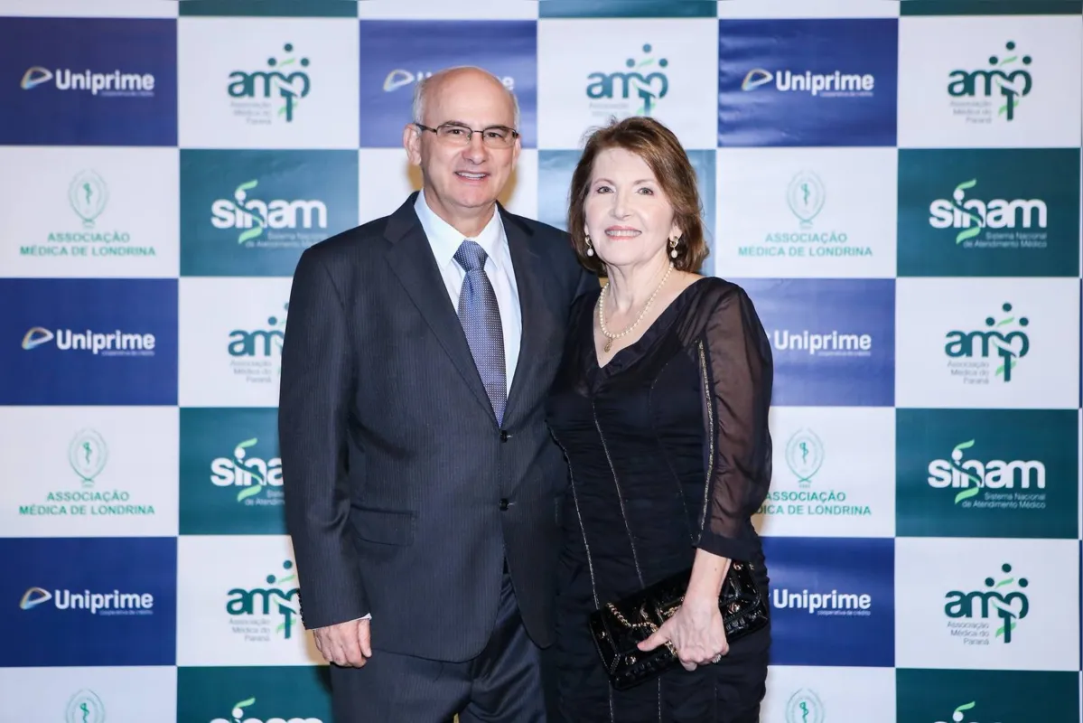 O pediatra e diretor Milton Macedo de Jesus com a esposa Gilka 

