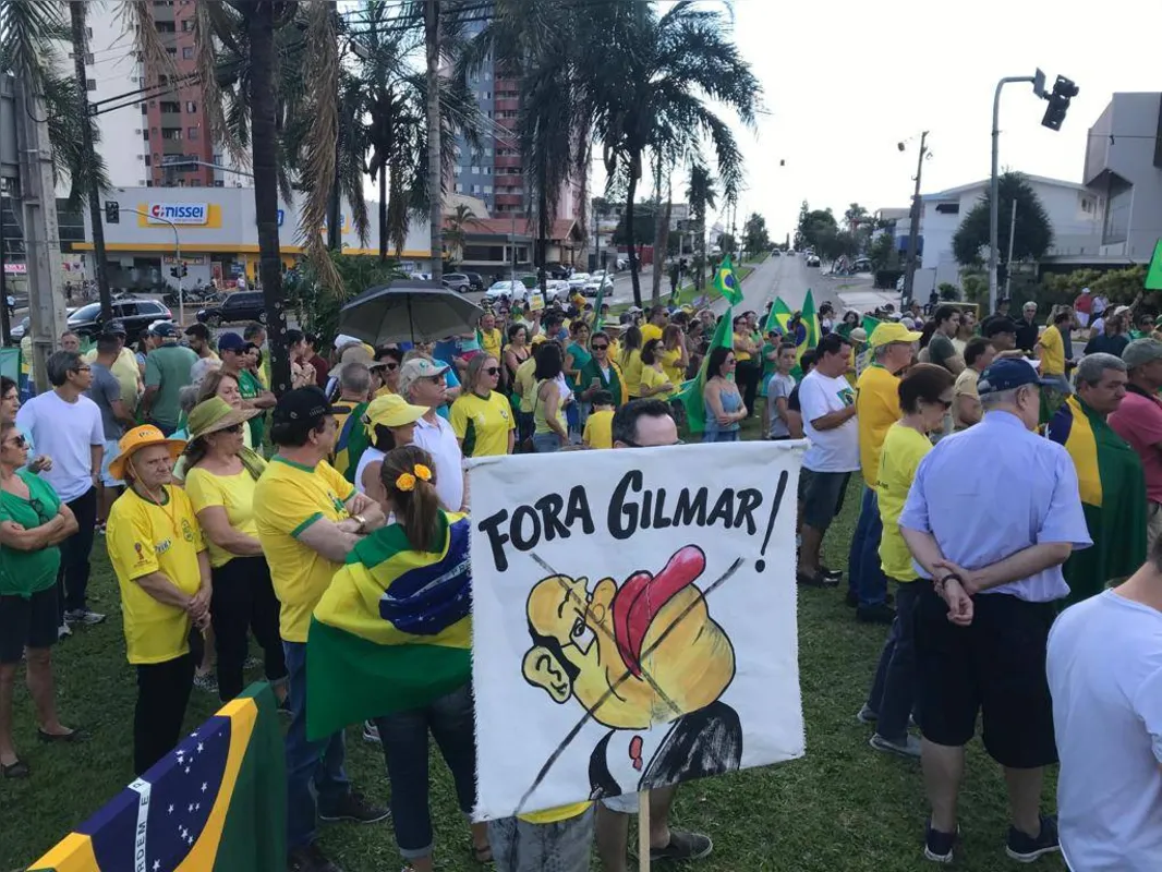 Imagem ilustrativa da imagem Em Londrina, manifestantes protestam contra fim de prisão após 2ª instância