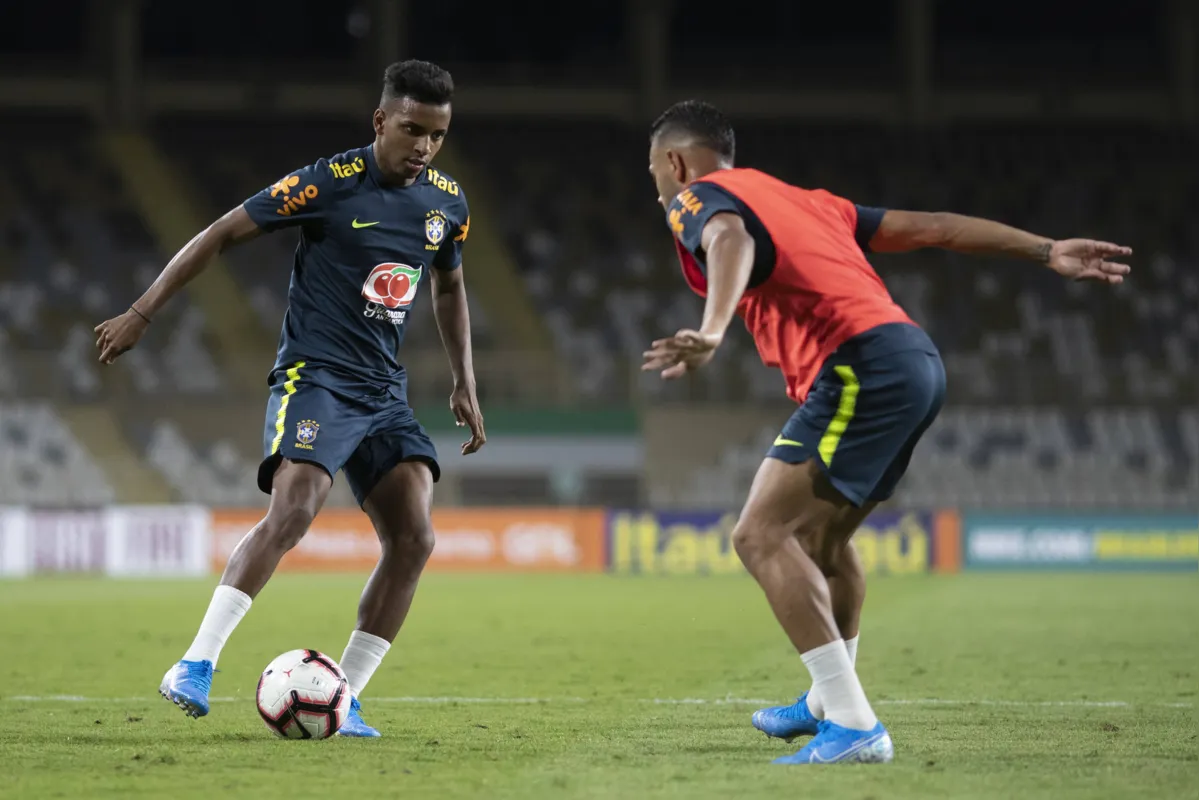 Rodrygo é o primeiro jogador nascido no século XXI a ser convocado para defender a seleção brasileira