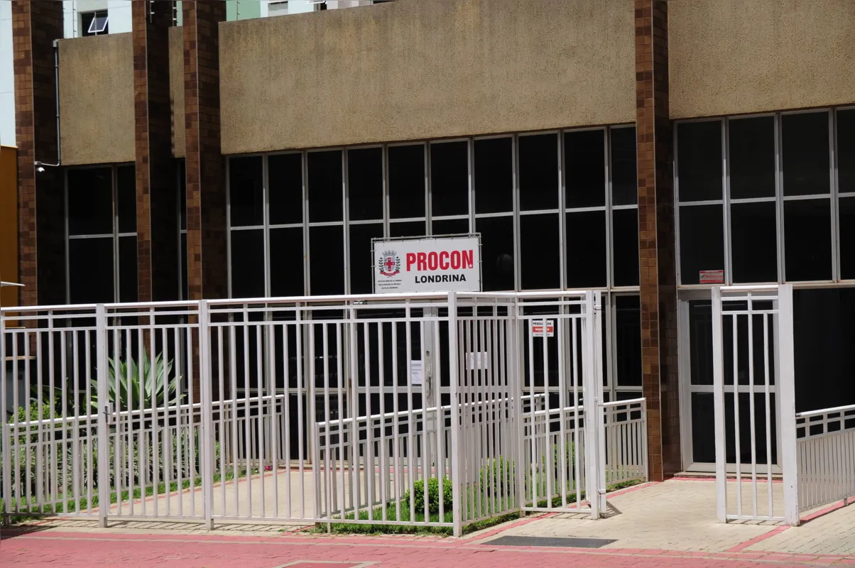 Imagem ilustrativa da imagem Em um dia, sessenta pessoas tentam negociar com bancos em mutirão do Procon