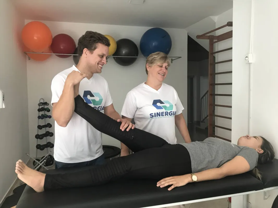 Henrique Ress Chaves e Ana Cláudia Perin abriram uma clínica após perder o emprego e estão otimistas quanto ao futuro