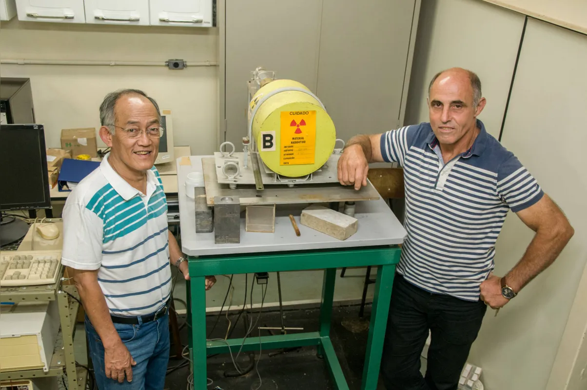 Américo Tsuneo Fujii e Avacir Casanova Andrello, do Departamento de Física: dedicação máxima