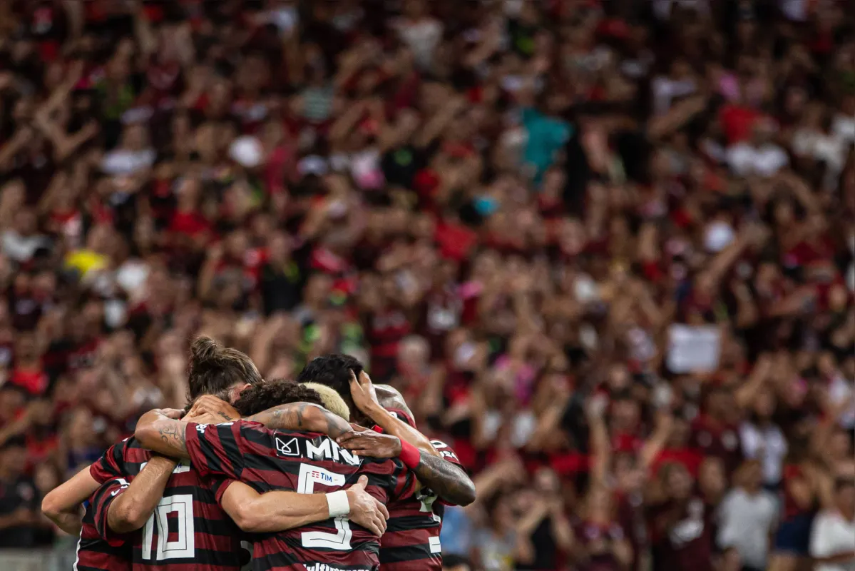Arrascaeta marcou o único gol da vitória do Flamengo com quase 70 mil torcedores no Maracanã