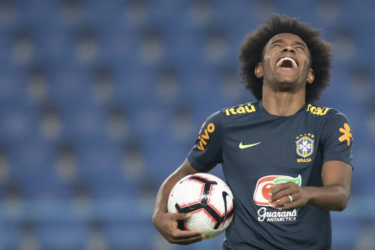 Willian disputa com Richarlison a vaga deixada por Neymar