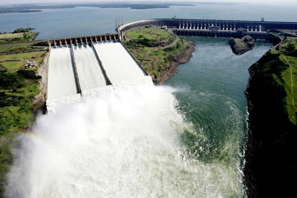 Desde que foi inaugurada, em 1976, Itaipu já recebeu mais de 24 milhões de turistas