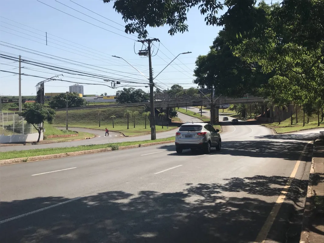 A contratada deverá executar os serviços no prazo de 120 dias corridos