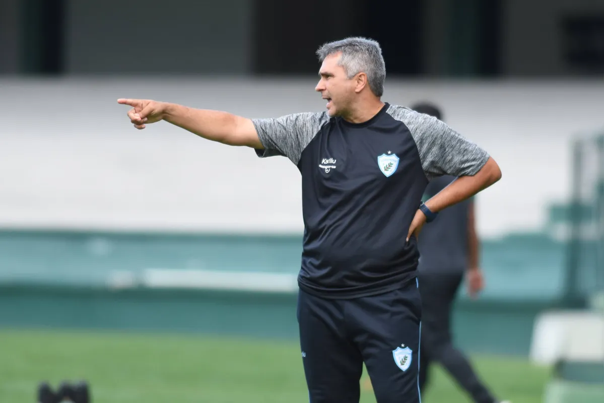 Silvinho Canuto é o quinto técnico do Londrina em 2019 e estreia na terça em Criciúma