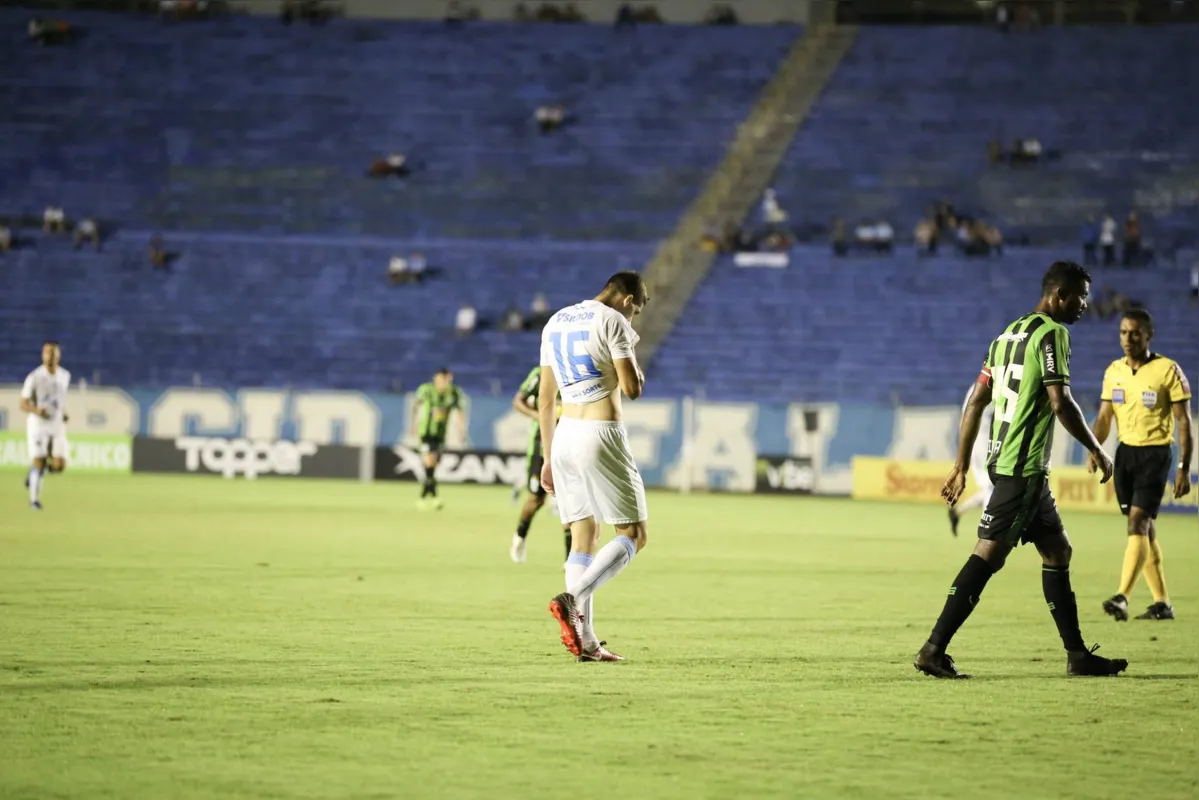 Londrina perdeu mais uma partida com gol de bola parada