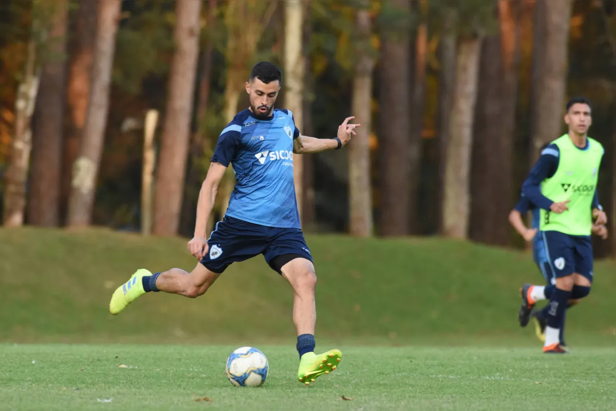 Ausente das últimas cinco partidas, Anderson Leite deve voltar ao LEC no jogo contra o Atlético