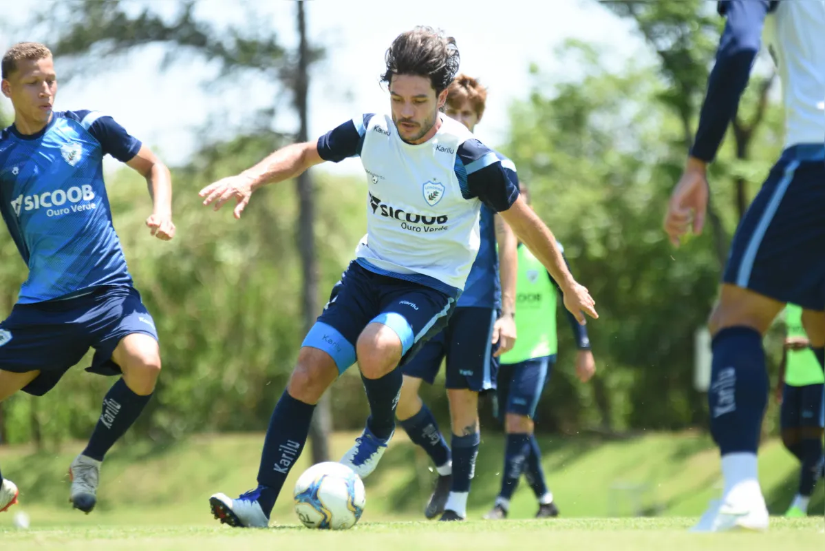 Recuperado de uma lesão na panturrilha, capitão Germano volta ao time no jogo contra o Botafogo