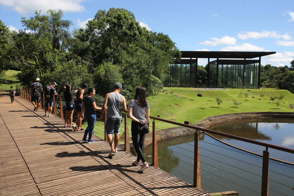 Jardim Botânico, na zona sul, atraiu turistas e moradores da cidade 