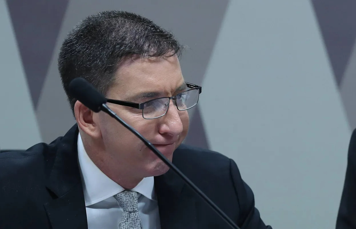 Jornalista Glenn Greenwald durante depoimento na CCJ do Senado