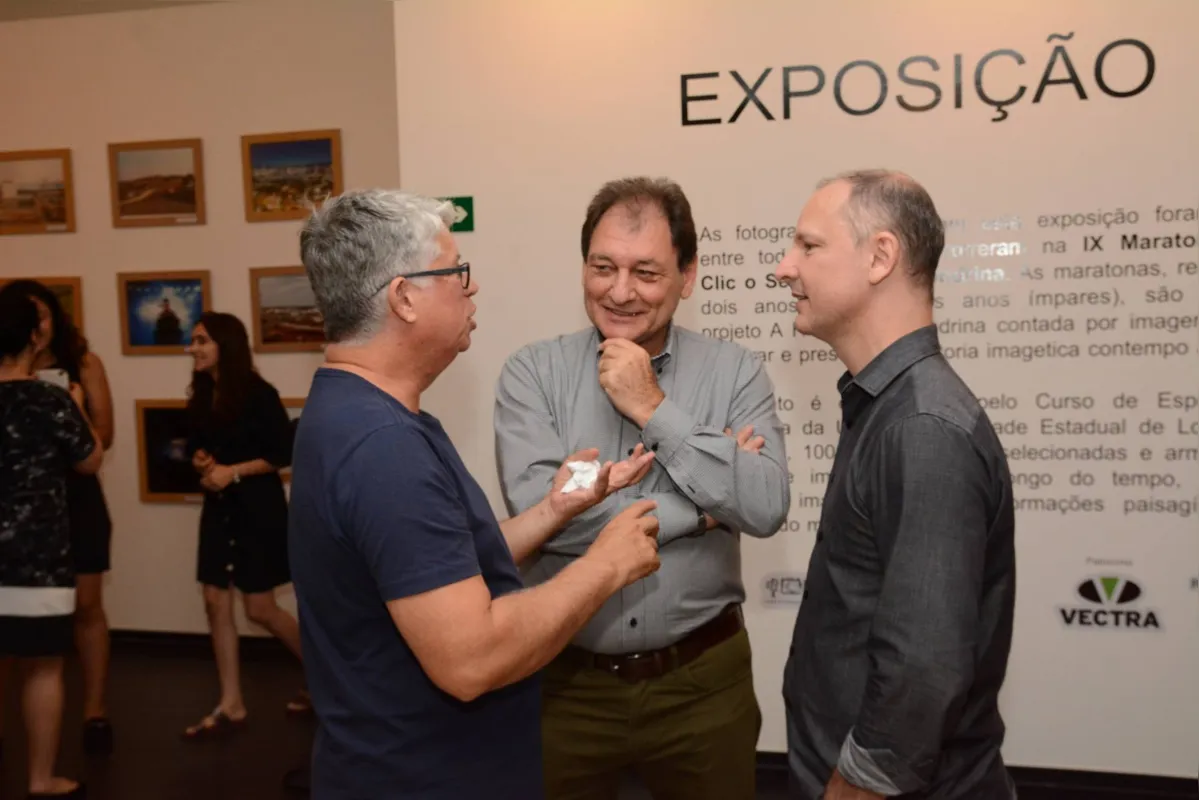 O fotógrafo Flávio Conceição, Paulo Boni e o secretário de Cultura, Caio Júlio Césaro