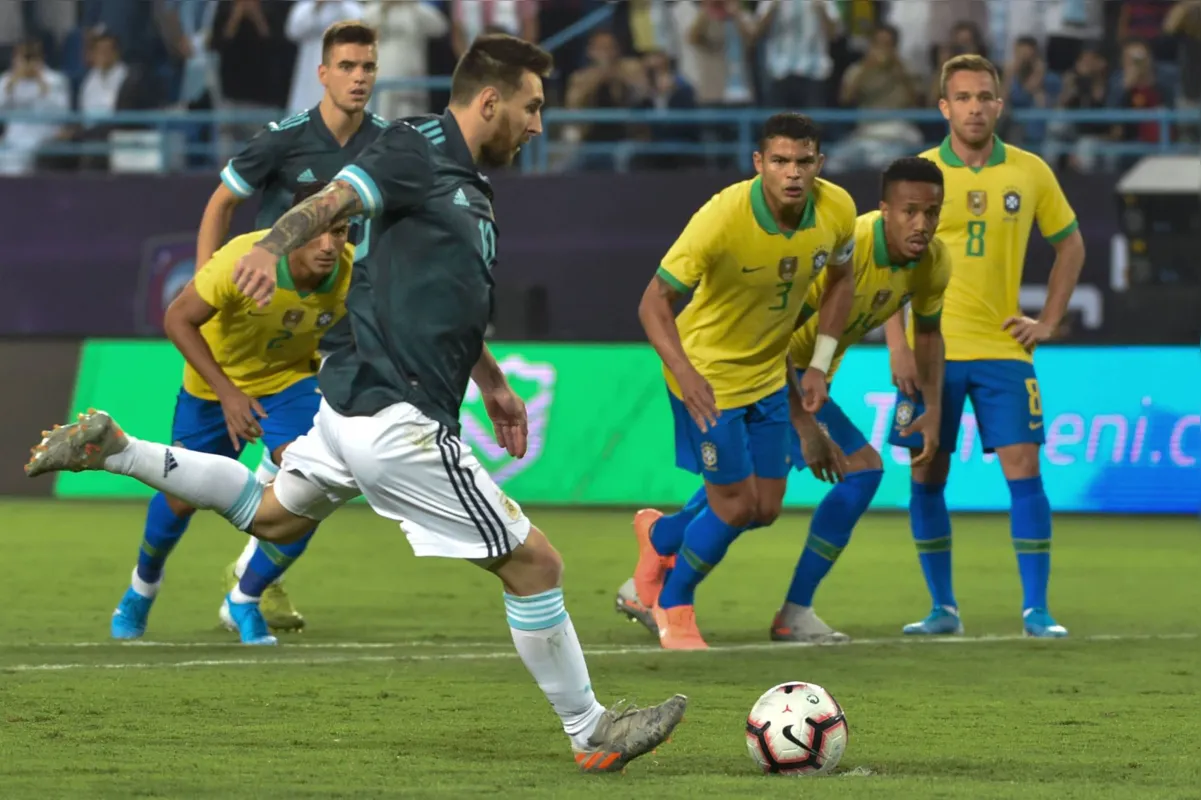 Messi marcou o único gol do amistoso vencido pela Argentina