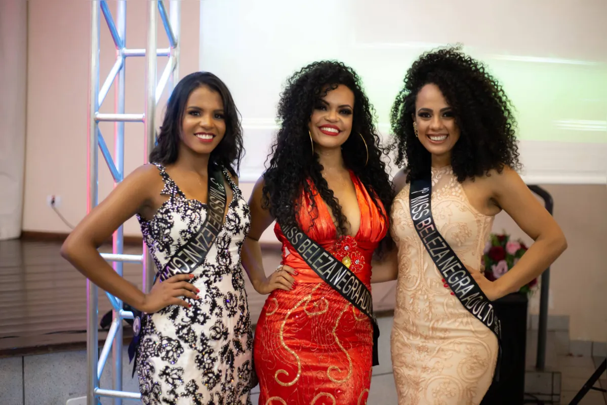 Ariane Katlin, terceira colocada; Valéria Soares, segunda colocada; e a Miss Londrina Beleza Negra, na categoria adulto, Gessica Tamara