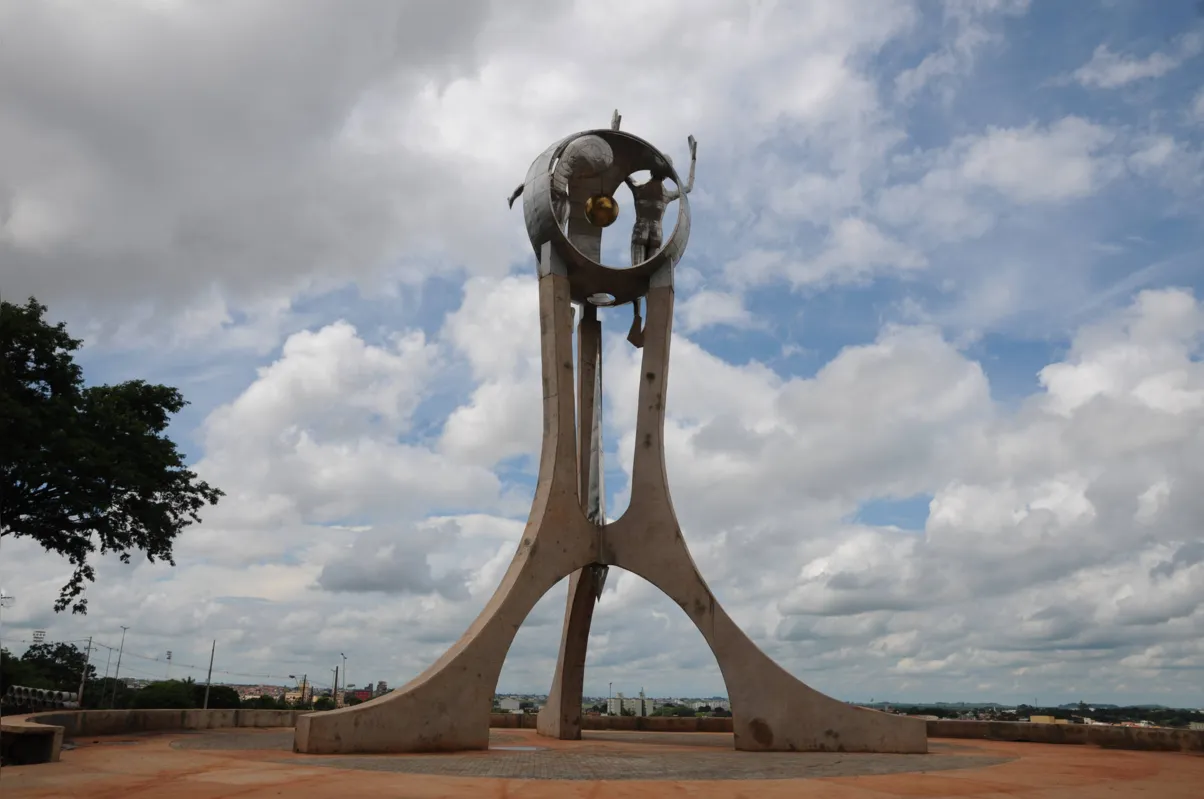 Imagem ilustrativa da imagem Monumento "O Passageiro" completa 30 anos