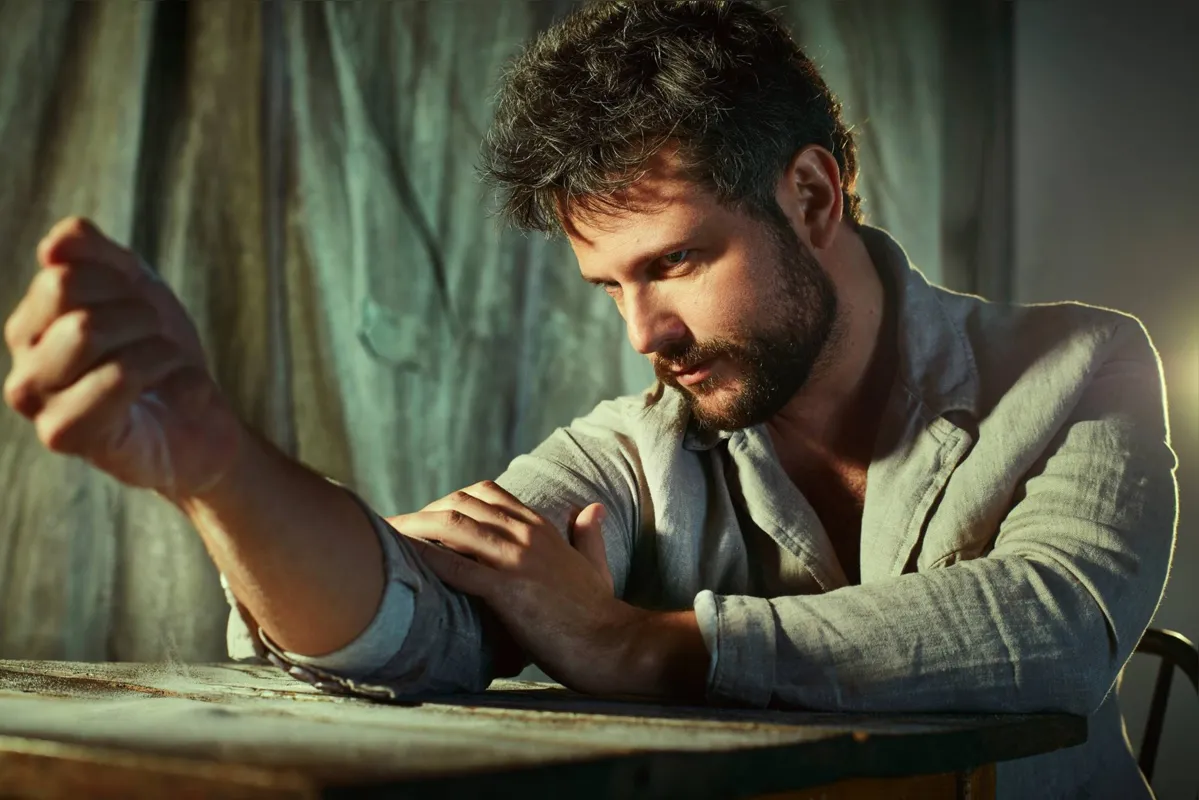 Imagem ilustrativa da imagem 'Não há limites', diz Selto Mello sobre uso de sua foto em app de relacionamento