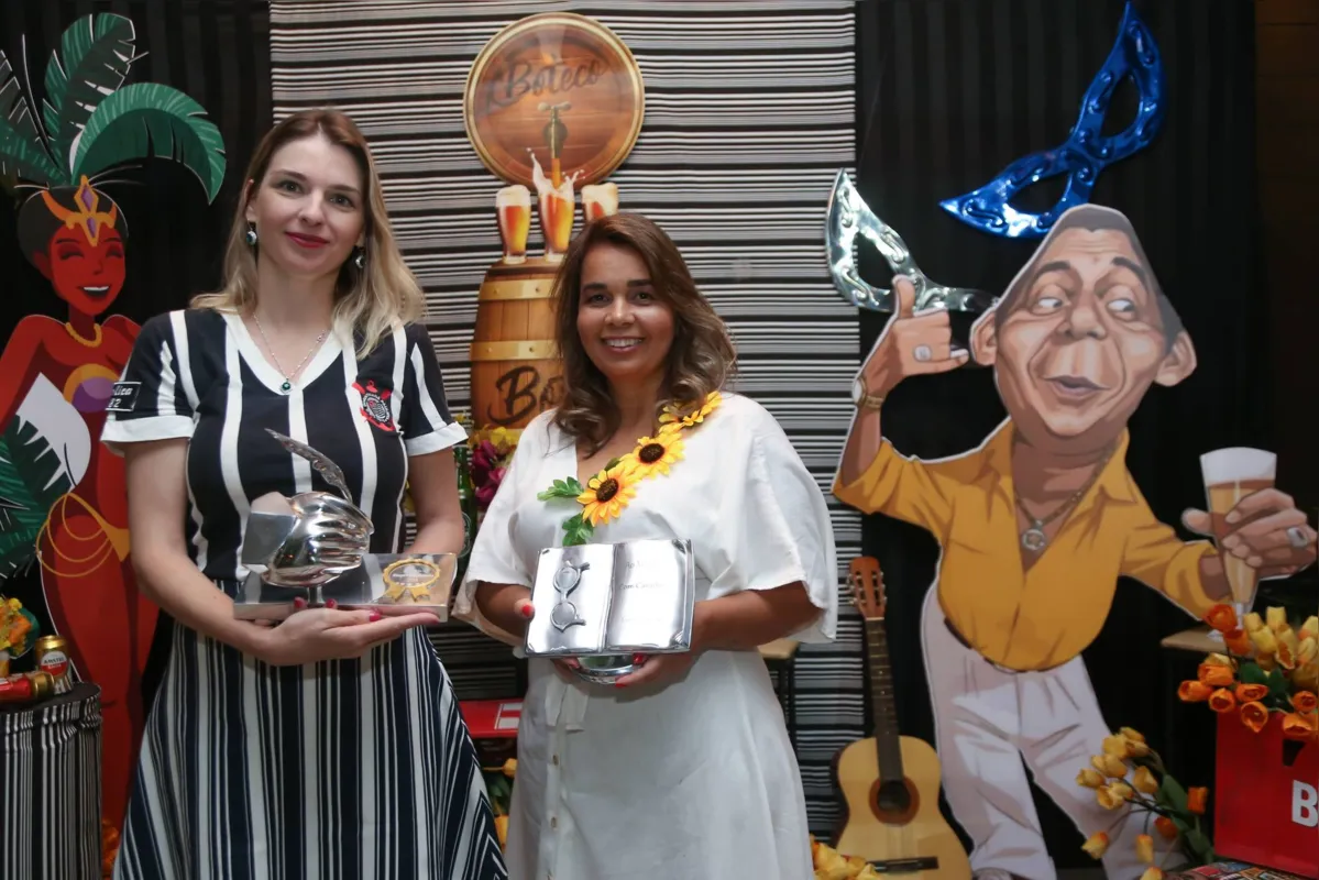 As premiadas da noite, Janaina Taís Gardenal e Luciene Aranda 