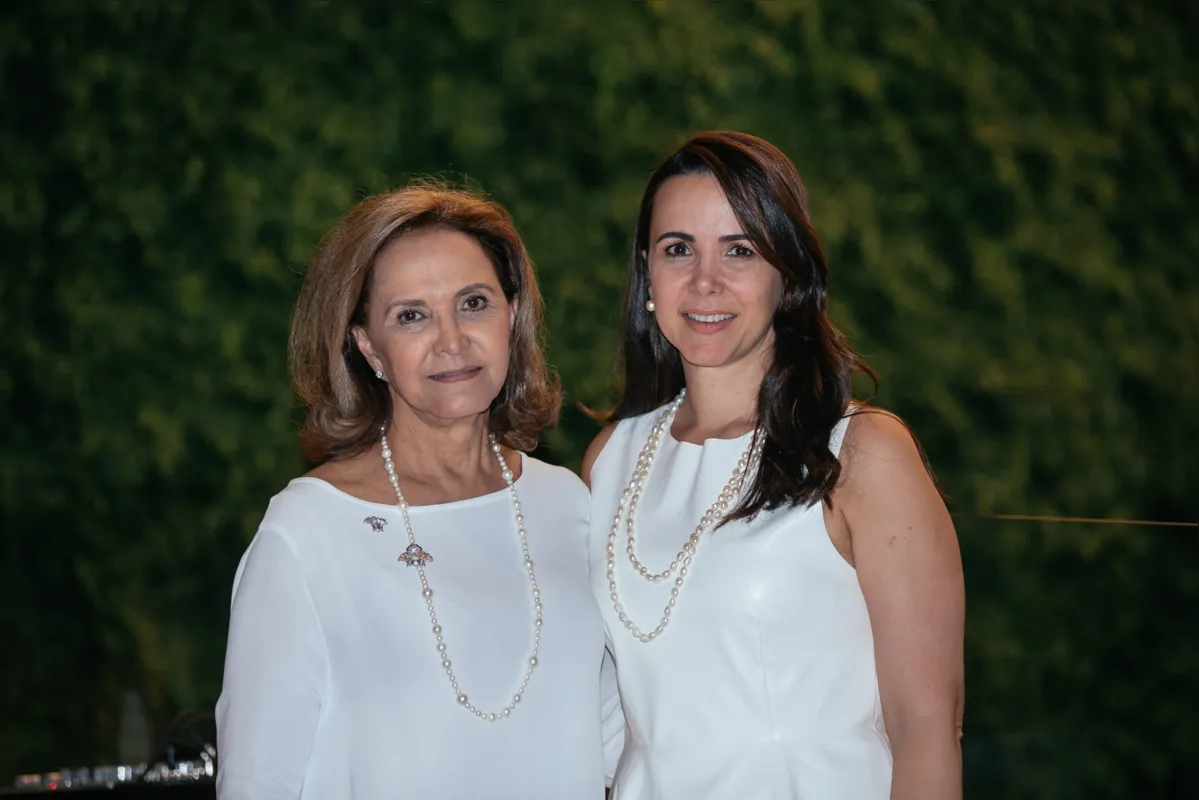 Imagem ilustrativa da imagem O almoço de Margareth Carmona e Elora Sapia