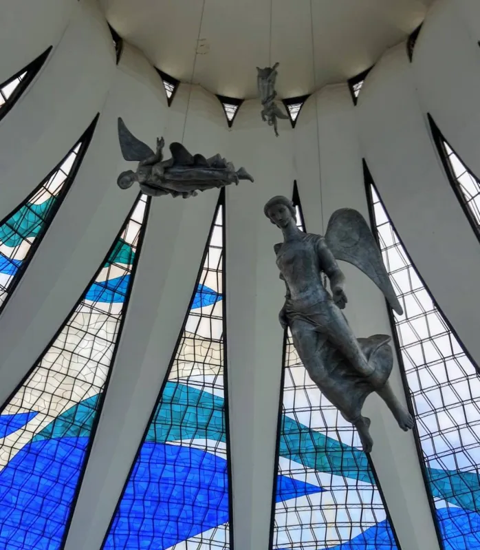 Imagem ilustrativa da imagem Os anjos da Catedral de Brasília